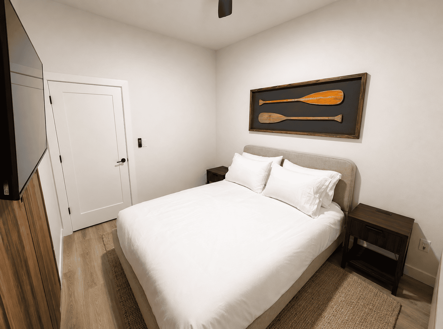 Second queen bedroom at The Waterline Okoboji